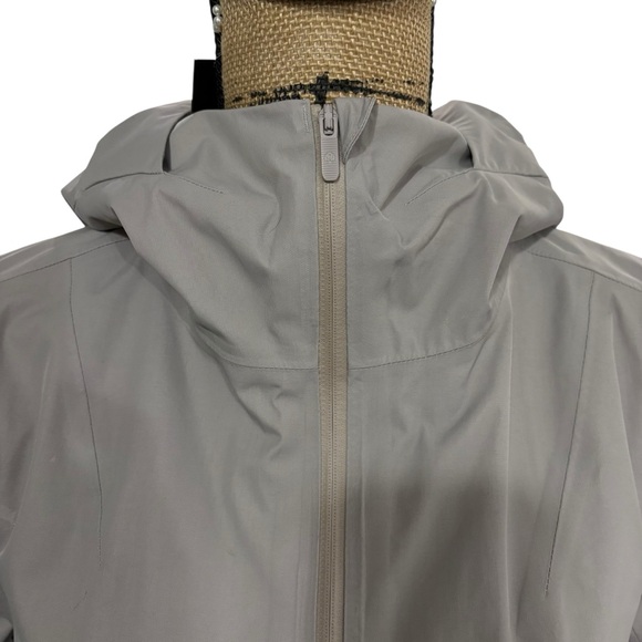 Lululemon Everyday Getaway Jacket Dark Chrome Gray Waterproof Hood Zipper Size 4 - Picture 6 of 11